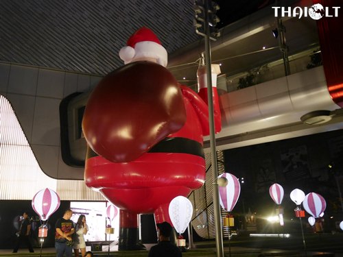 Let’s Celebrate 2018: The Holidays Bring Me Here at Central Chidlom and Central Embassy