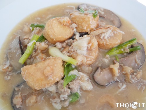 Keptas Tofu tirštame padaže (Tao Hoo Song Kreung) Keptas Tofu tirštame padaže (Tao Hoo Song Kreung)