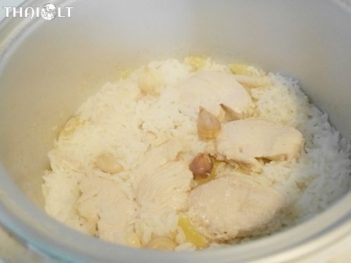 Easy Chicken Rice in Rice Cooker Easy Chicken Rice in Rice Cooker