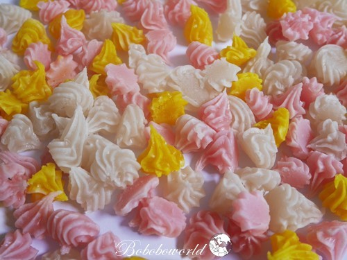 Thai Jelly Sugar Candy (Khanom Alua) Thai Jelly Sugar Candy (Khanom Alua)