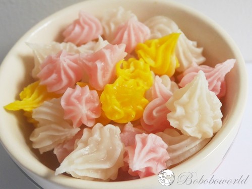 Thai Jelly Sugar Candy (Khanom Alua) Thai Jelly Sugar Candy (Khanom Alua)