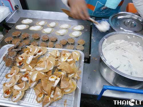 Traškūs tailandietiški blyneliai (Kanom Buang) Traškūs tailandietiški blyneliai (Kanom Buang)