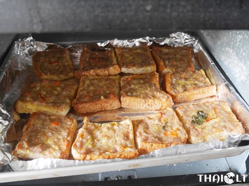 Easy to Bake Pork Toast (Khanompang Na Moo) : ขนมปังหน้าหมู Easy to Bake Pork Toast (Khanompang Na Moo) : ขนมปังหน้าหมู