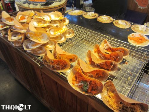 Traškūs tailandietiški blyneliai (Kanom Buang) Traškūs tailandietiški blyneliai (Kanom Buang)