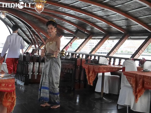 Loy Nava Dinner Cruise