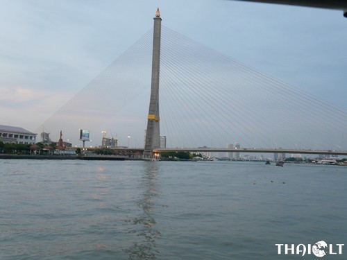 Loy Nava Dinner Cruise