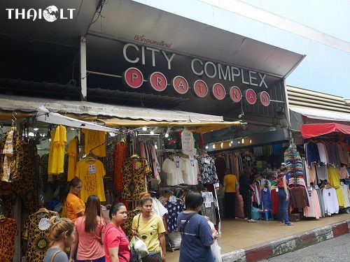 Pratunam Market – Day & Night Shopping in Bangkok Pratunam Market – Day & Night Shopping in Bangkok