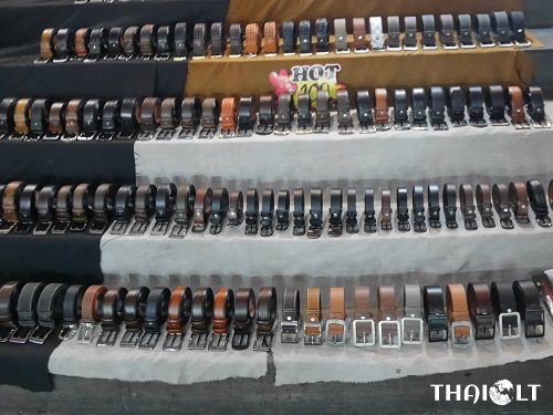 Pratunam Night Market – Shopping in Bangkok at Night Pratunam Night Market – Shopping in Bangkok at Night