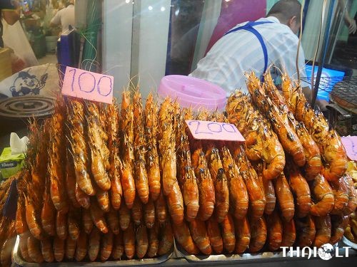 Pratunam Night Market – Shopping in Bangkok at Night Pratunam Night Market – Shopping in Bangkok at Night