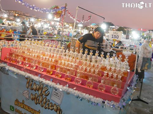 Sai Tai Mai Center Night Market – Shopping in Bangkok Sai Tai Mai Center Night Market – Shopping in Bangkok