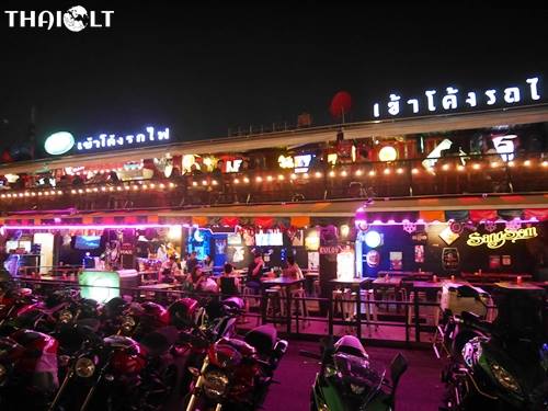 Talad Rot Fai Ratchada (Train Night Market Ratchada) Talad Rot Fai Ratchada (Train Night Market Ratchada)