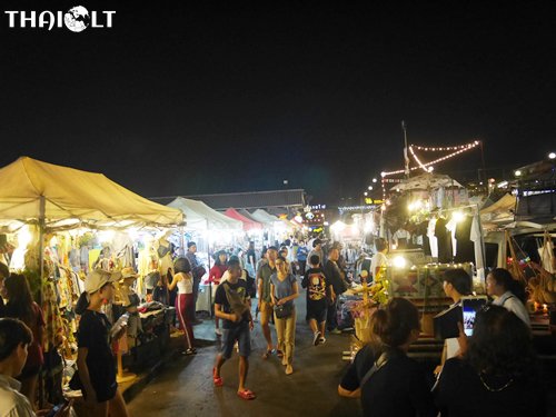 Talad Rot Fai Ratchada (Train Night Market Ratchada) Talad Rot Fai Ratchada (Train Night Market Ratchada)