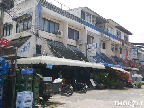 Blue Lagoon Guest House and Bar in Cha-am