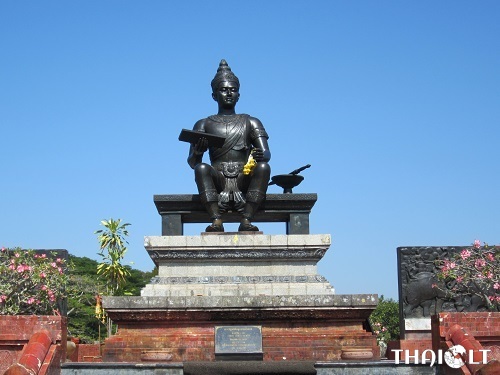 King Ramkamhaeng Monument King Ramkamhaeng Monument