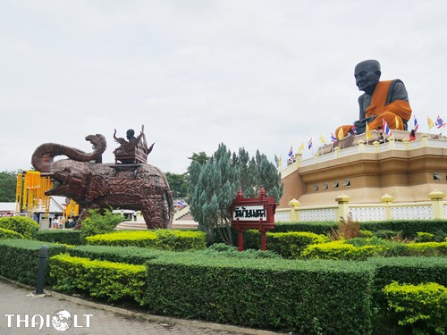 Wat Huay Mongkol 