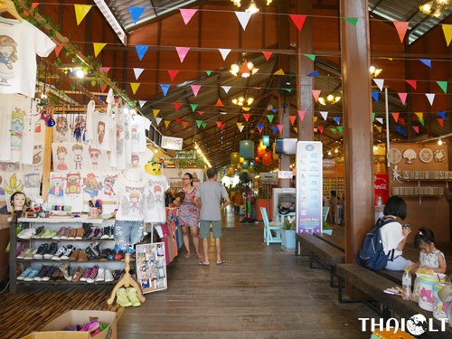 Amphawa plaukiojantis turgus