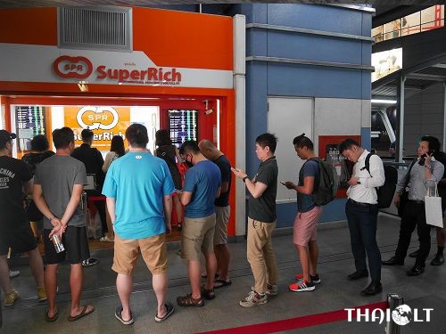 Super Rich at BTS Asok Station
