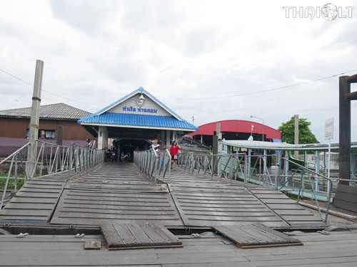 Tha Chalom Pier Tha Chalom Pier